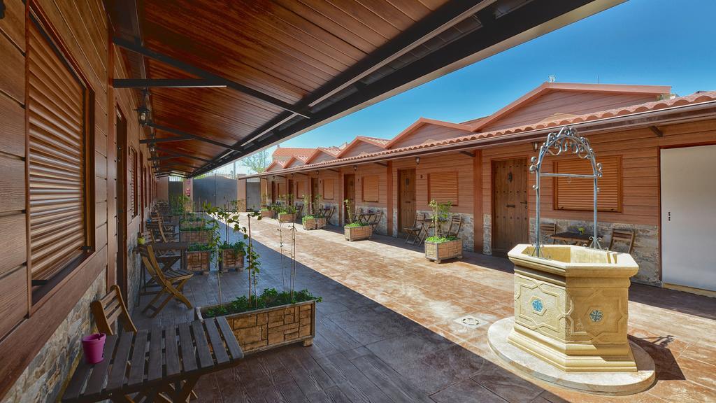 Alojamiento Hotel Rural Lalola Villacanas Luaran gambar